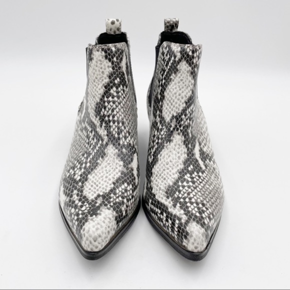 Blondo Women's Emelia Waterproof Ankle Bootie Pointed Toe Snakeskin Print NEW - Picture 2 of 5
